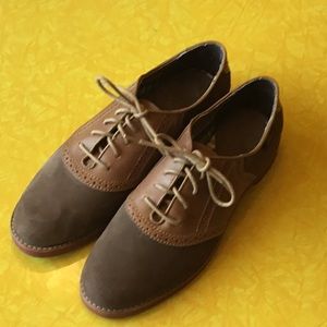 Bass leather and suede saddle shoes. New never worn. Size 9 1/2 N. Fit like a 9.